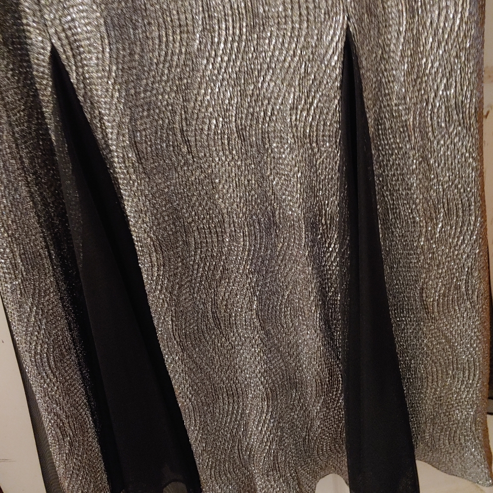 Gown - Picture 2 of 3